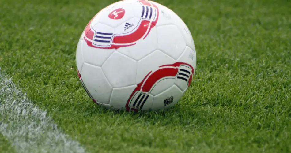 Wie groß ist ein Fußballfeld in qm, Hektar, Meter